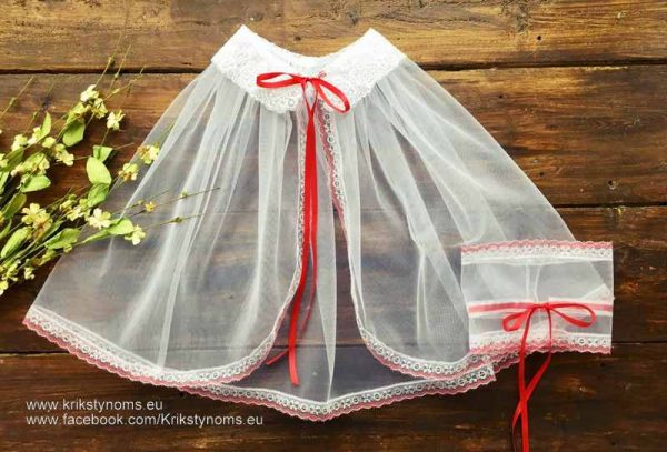 Raudona krikštynų skraistė