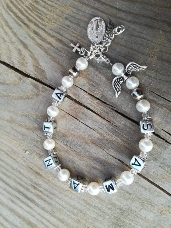 Perliukų apyrankė su Šv.Mergelės Marijos medalionu