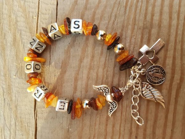 Gintarinė apyrankė su medalionu