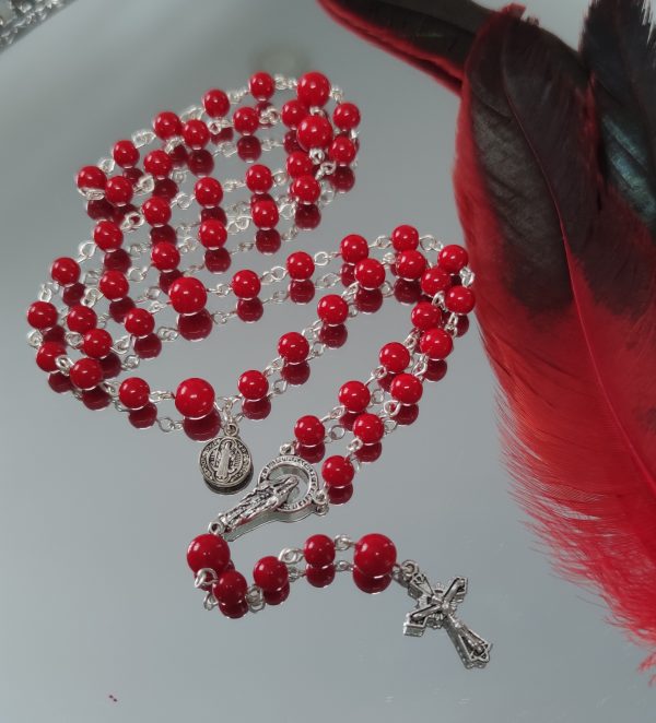 Aironas raudonas rožančius