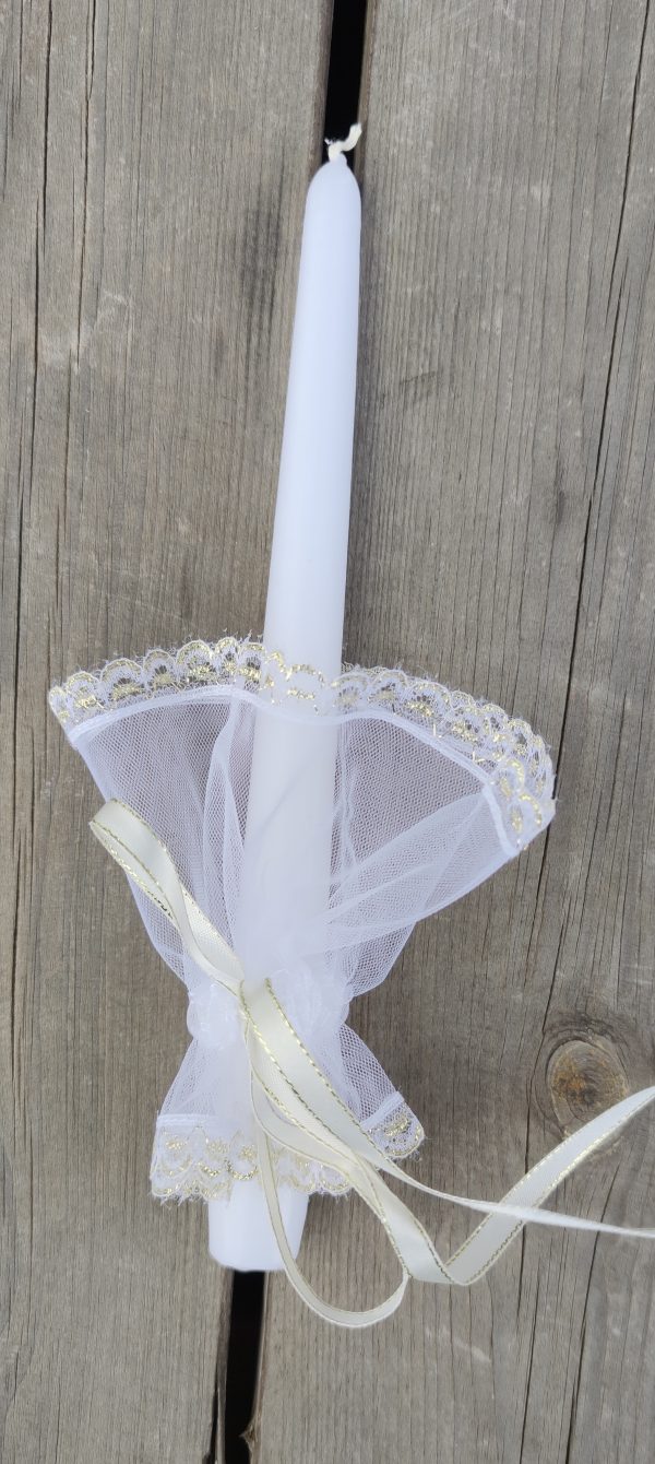 Tiulio, auksinės spalvos krašteliu žvakės papuošimas